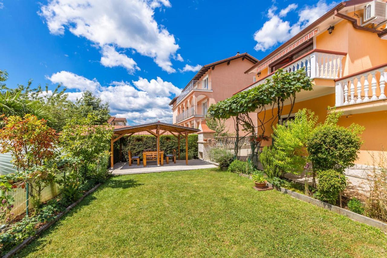 Apartment Karmel Viskovo ภายนอก รูปภาพ